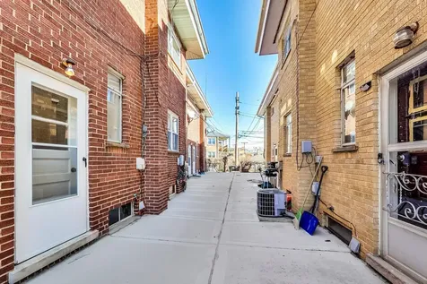 4839 Crain Street Skokie IL 60077