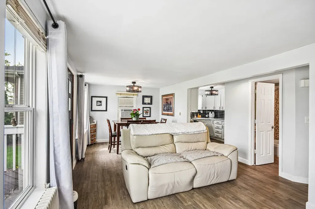 1031 Adelia Street Downers Grove IL 60516