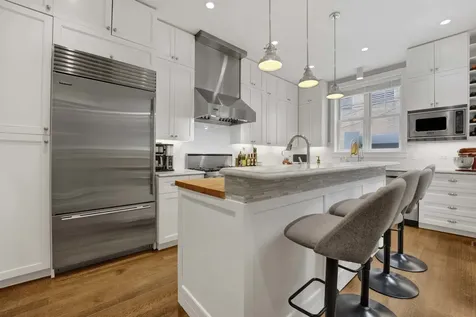 2109 North Clark Street Chicago IL 60614