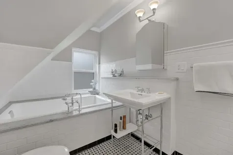 2109 North Clark Street Chicago IL 60614