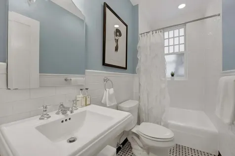 2109 North Clark Street Chicago IL 60614
