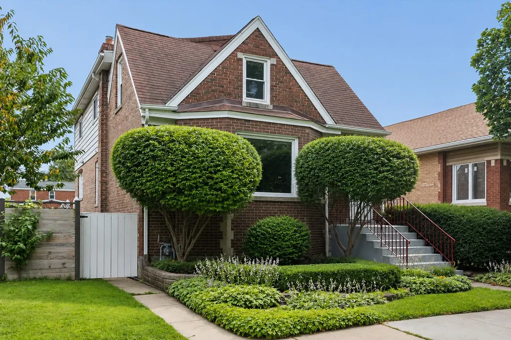6404 33RD Street Berwyn IL 60402