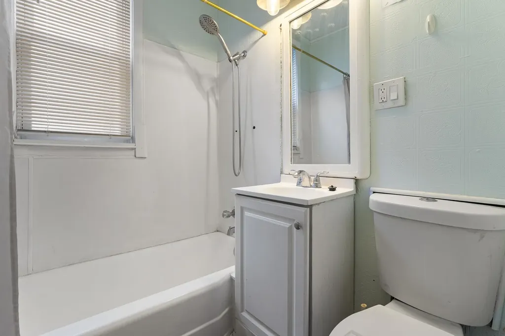 4318 South Hermitage Avenue Chicago IL 60609