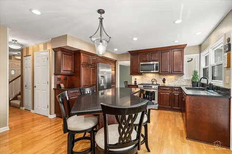 1875 Hawk Lane Elk Grove Village IL 60007