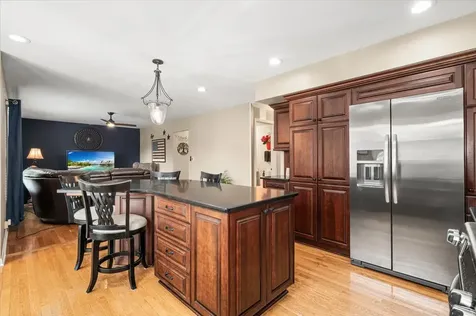 1875 Hawk Lane Elk Grove Village IL 60007