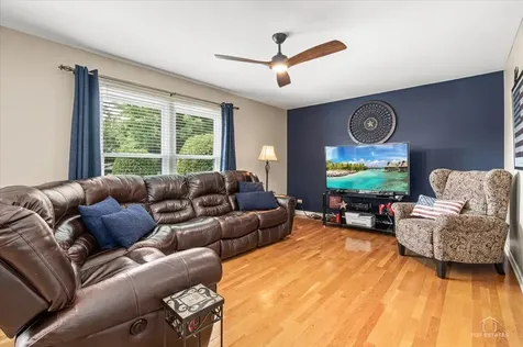 1875 Hawk Lane Elk Grove Village IL 60007