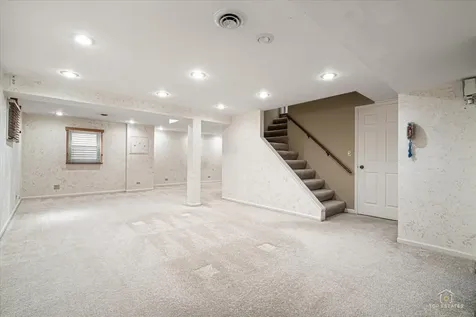 1875 Hawk Lane Elk Grove Village IL 60007