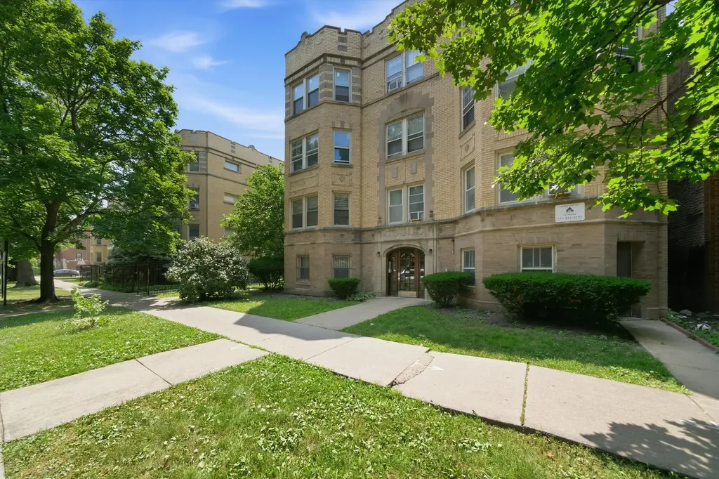 6316 North Artesian Avenue Chicago IL 60659