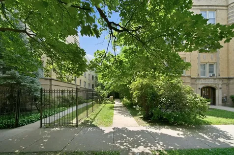 6316 North Artesian Avenue Chicago IL 60659