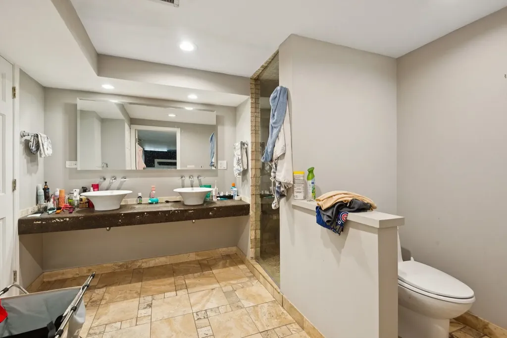 1409 West Ohio Street Chicago IL 60642