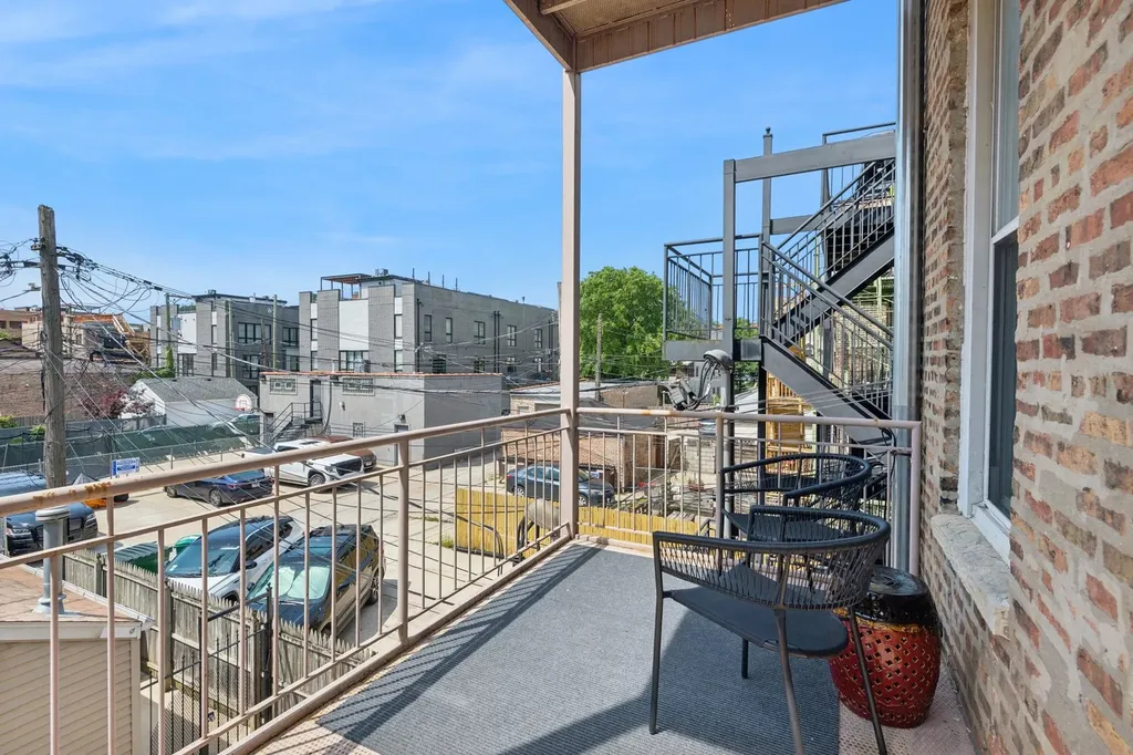 1409 West Ohio Street Chicago IL 60642