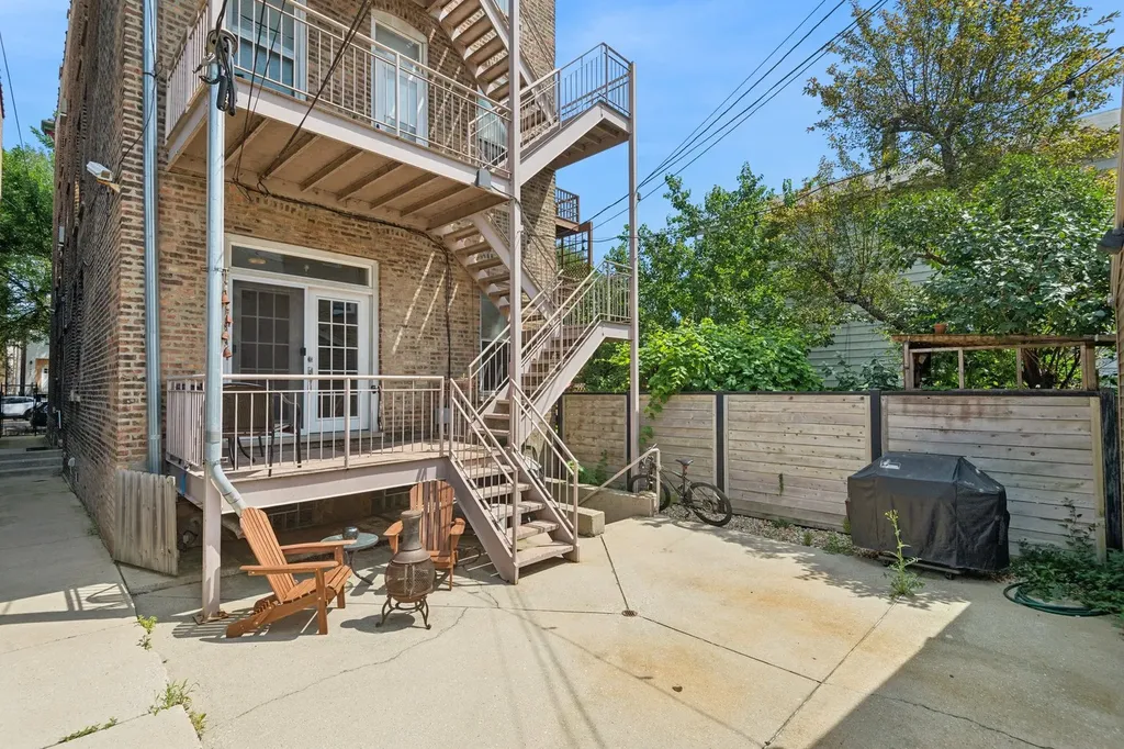 1409 West Ohio Street Chicago IL 60642