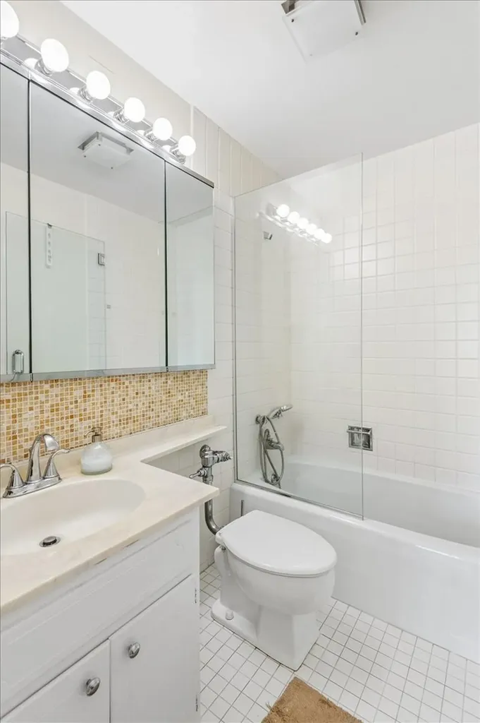 777 North Michigan Avenue Chicago IL 60611