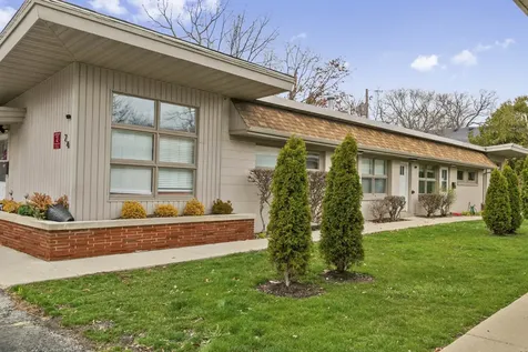 26 East Washington Avenue Lake Bluff IL 60044