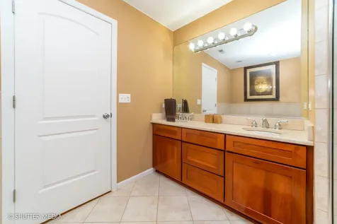 4251 West Montrose Avenue Chicago IL 60641