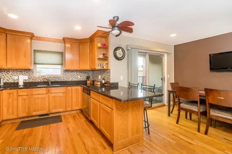 4251 West Montrose Avenue Chicago IL 60641