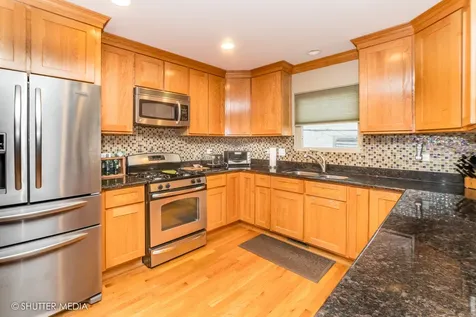 4251 West Montrose Avenue Chicago IL 60641