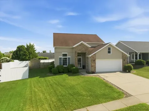 2704 Stratmoor Drive Bloomington IL 61705