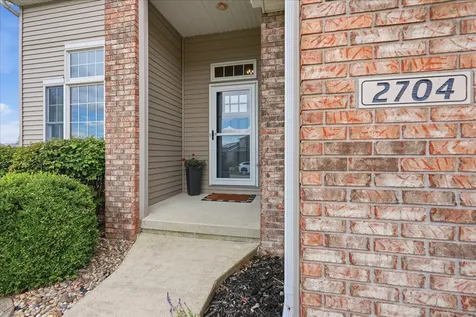 2704 Stratmoor Drive Bloomington IL 61705