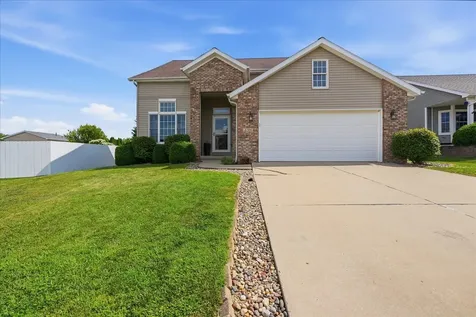 2704 Stratmoor Drive Bloomington IL 61705