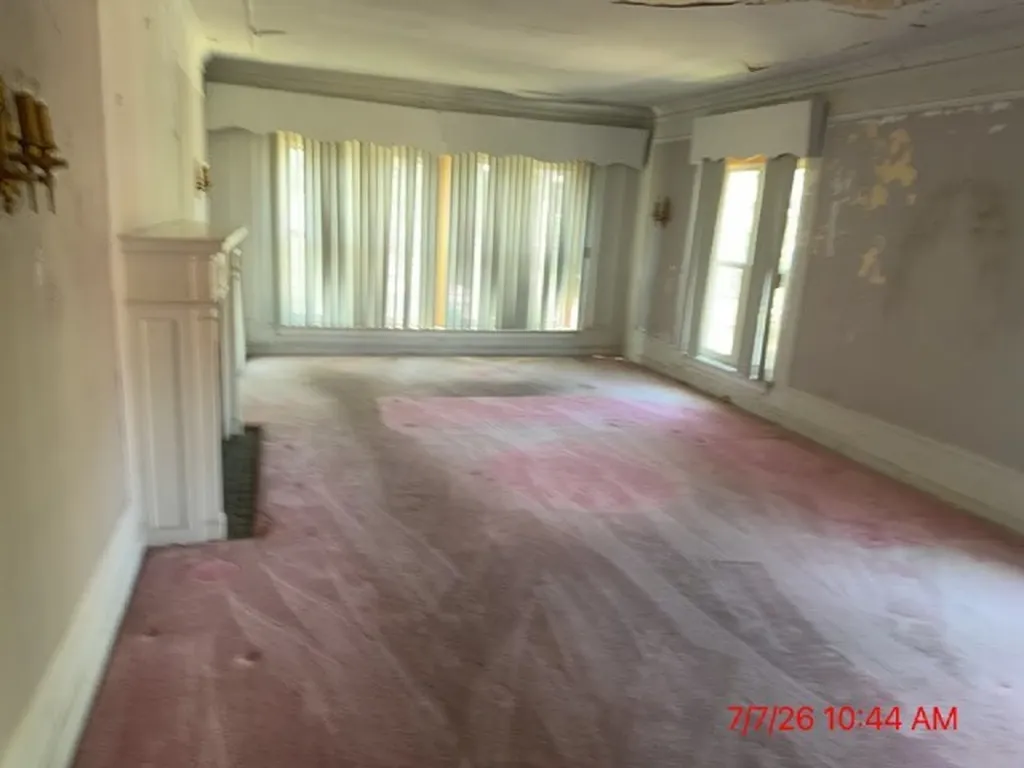 2200 East 70th Place Chicago IL 60649