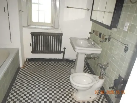 2200 East 70th Place Chicago IL 60649