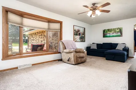 280 Knoll Road Belvidere IL 61008