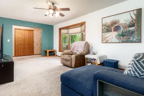 280 Knoll Road Belvidere IL 61008