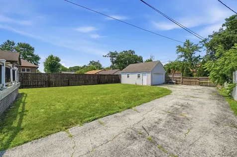 2642 Ridge Road Lansing IL 60438