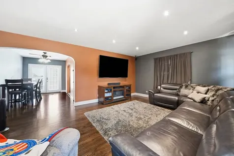 2642 Ridge Road Lansing IL 60438