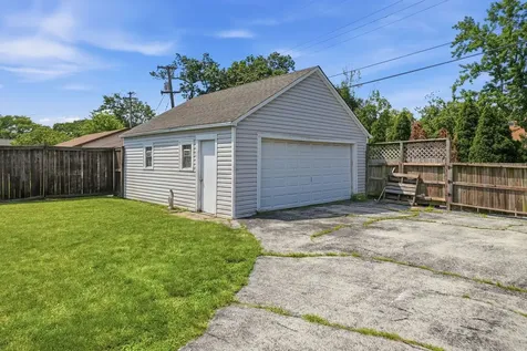 2642 Ridge Road Lansing IL 60438