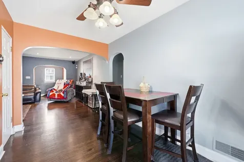 2642 Ridge Road Lansing IL 60438