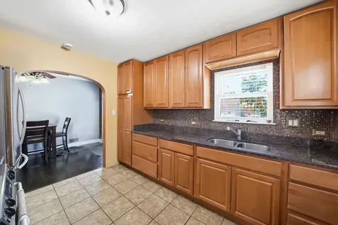 2642 Ridge Road Lansing IL 60438