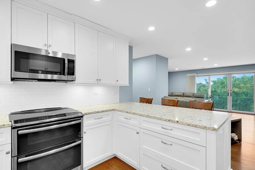 5 Oak Brook Club Drive Oak Brook IL 60523