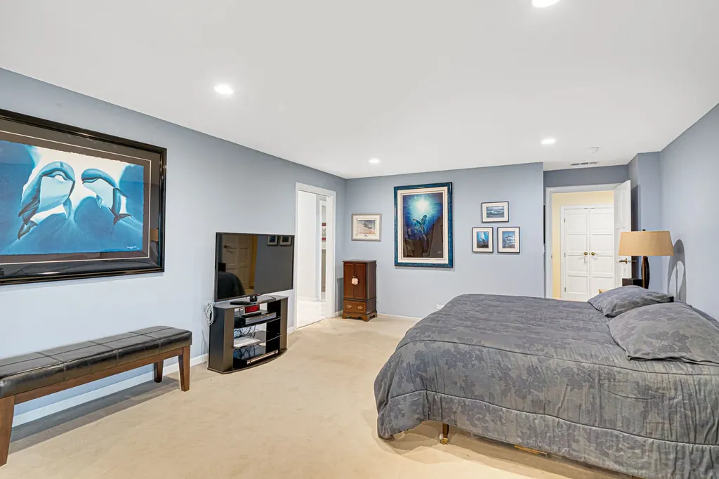 5 Oak Brook Club Drive Oak Brook IL 60523