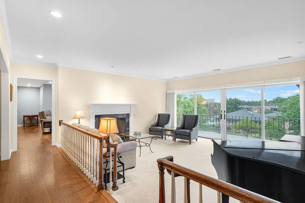 5 Oak Brook Club Drive Oak Brook IL 60523