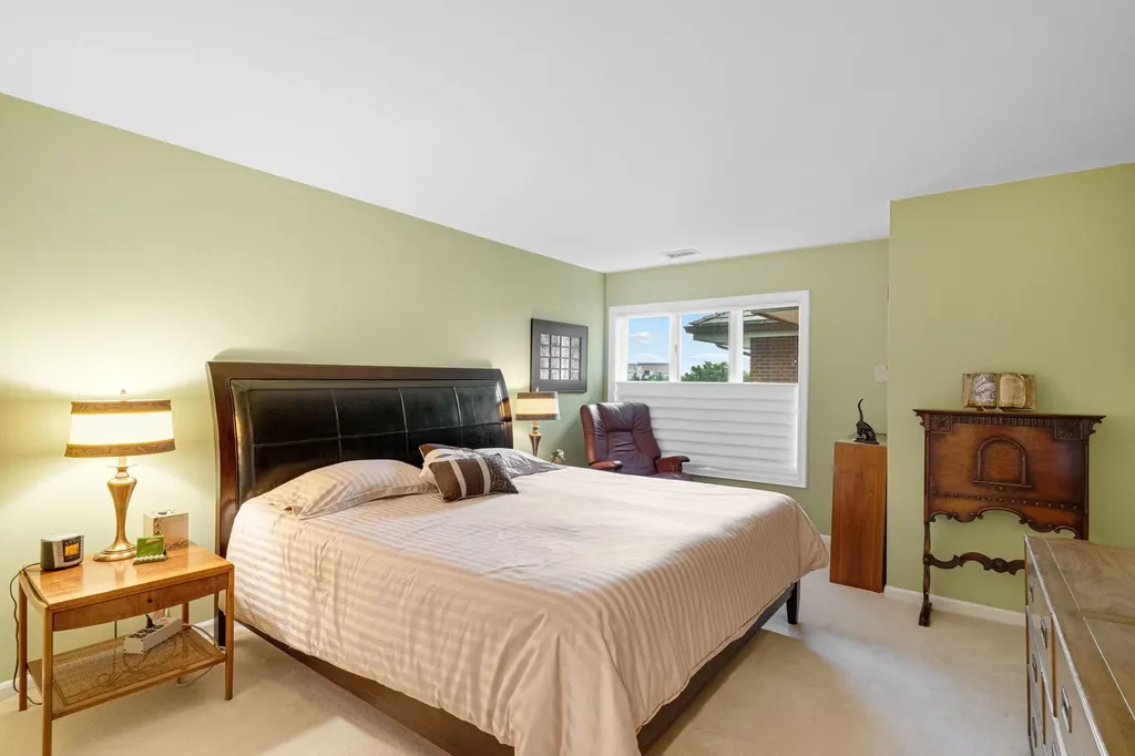 5 Oak Brook Club Drive Oak Brook IL 60523