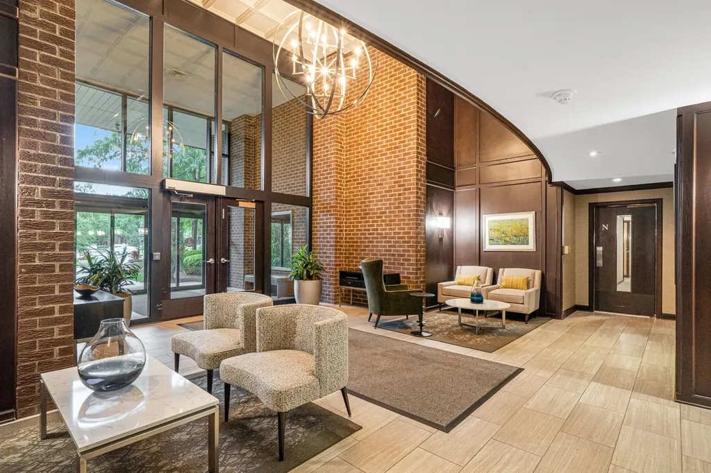 5 Oak Brook Club Drive Oak Brook IL 60523