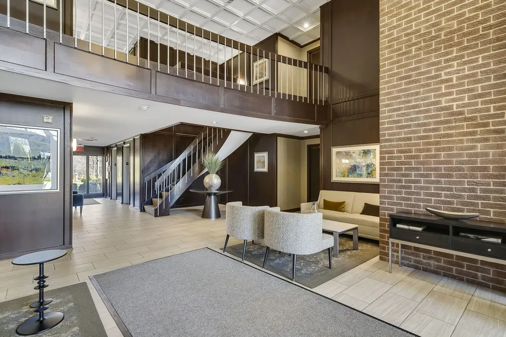 5 Oak Brook Club Drive Oak Brook IL 60523