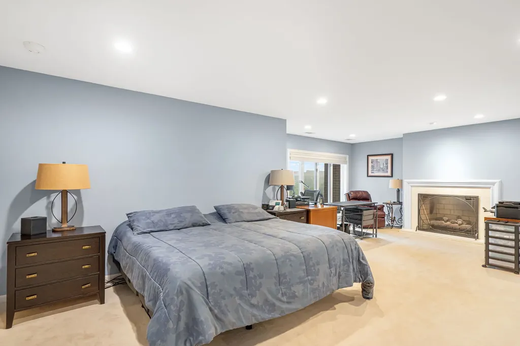 5 Oak Brook Club Drive Oak Brook IL 60523