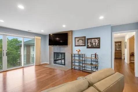 5 Oak Brook Club Drive Oak Brook IL 60523