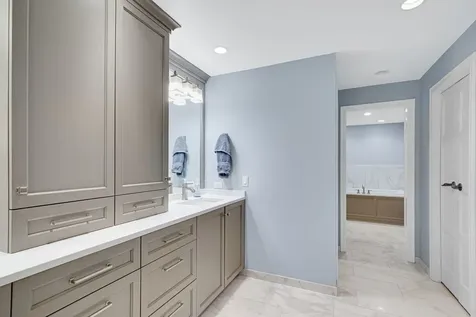 5 Oak Brook Club Drive Oak Brook IL 60523