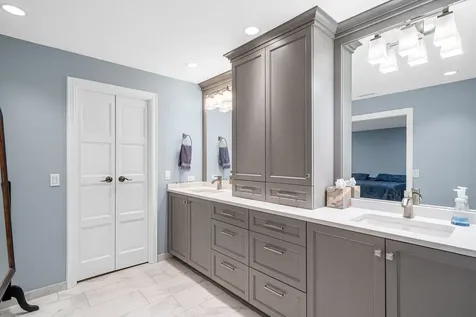 5 Oak Brook Club Drive Oak Brook IL 60523