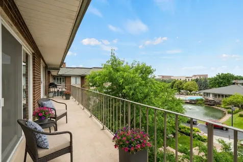 5 Oak Brook Club Drive Oak Brook IL 60523