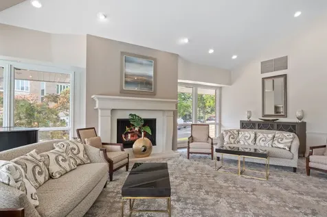 5 Oak Brook Club Drive Oak Brook IL 60523
