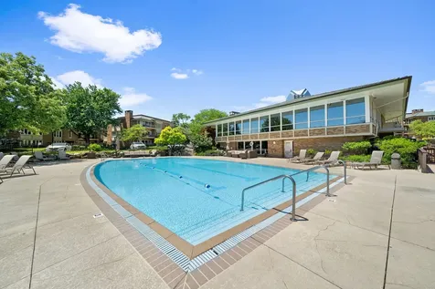 5 Oak Brook Club Drive Oak Brook IL 60523