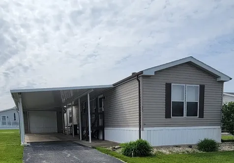20 Swallow Lane Beecher IL 60401