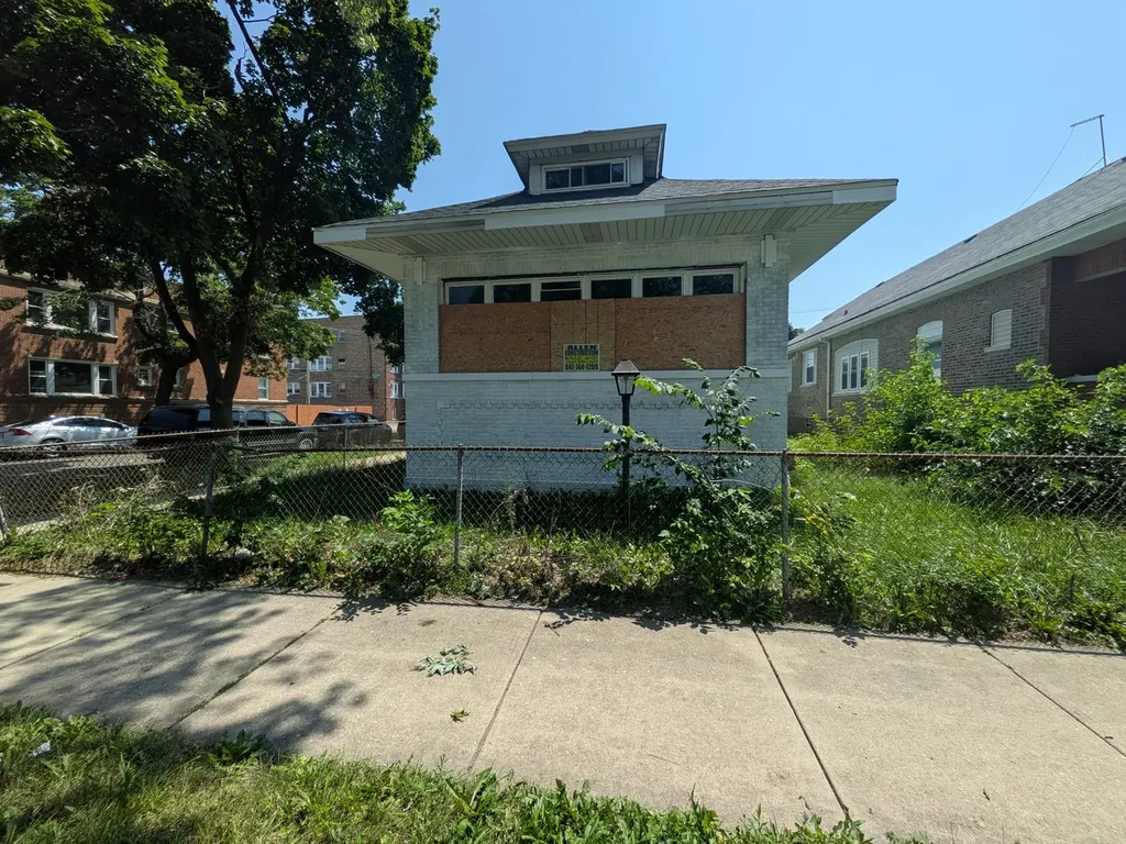 8001 South Laflin Street Chicago IL 60620