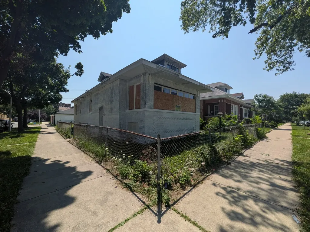 8001 South Laflin Street Chicago IL 60620