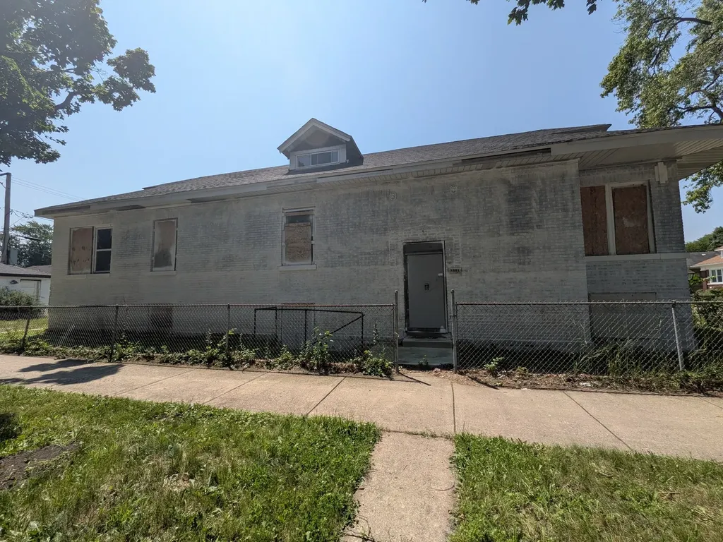 8001 South Laflin Street Chicago IL 60620